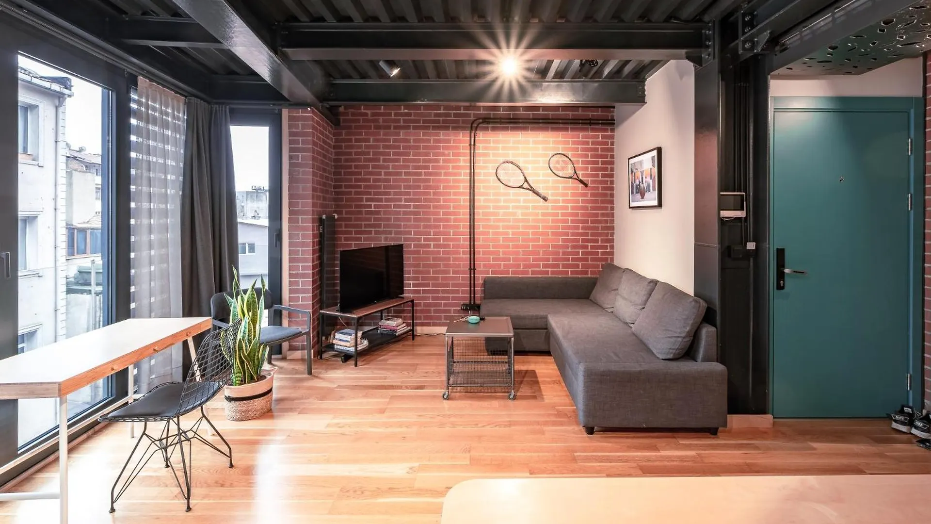 Homie Suites - 