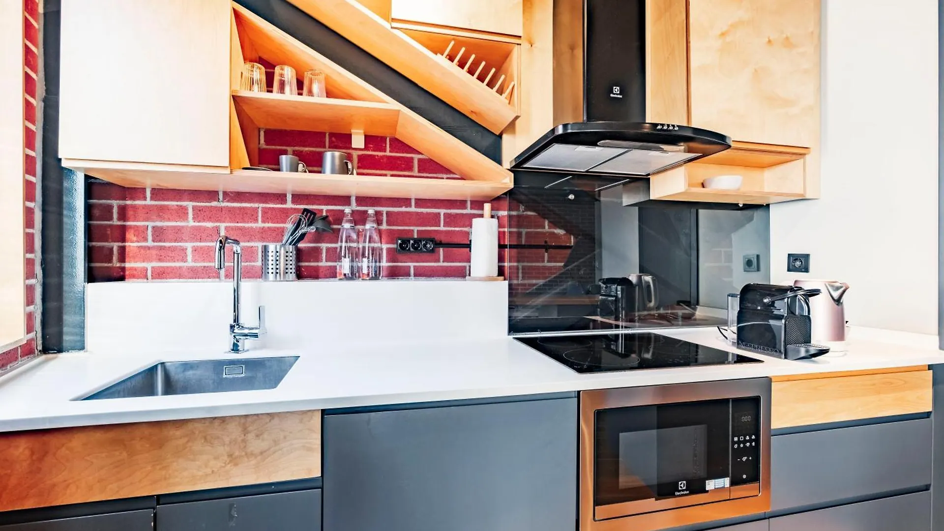 Homie Suites - 